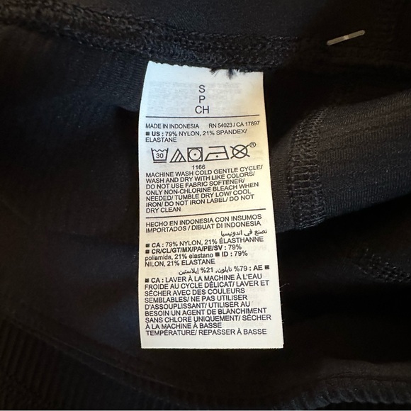 Old Navy Black High-Waisted PowerSoft Rib Pocket
Leggings - Picture 11 of 11